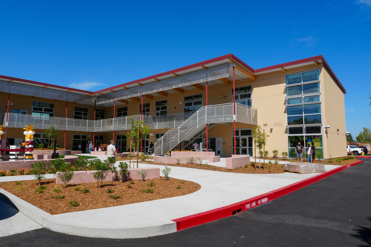 Piner HS Folia Classroom Ribbon Cutting event