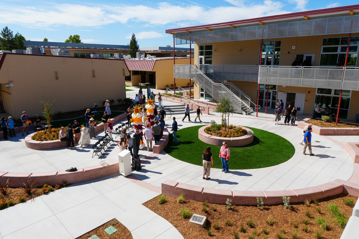 Piner HS Folia Classroom Ribbon Cutting event