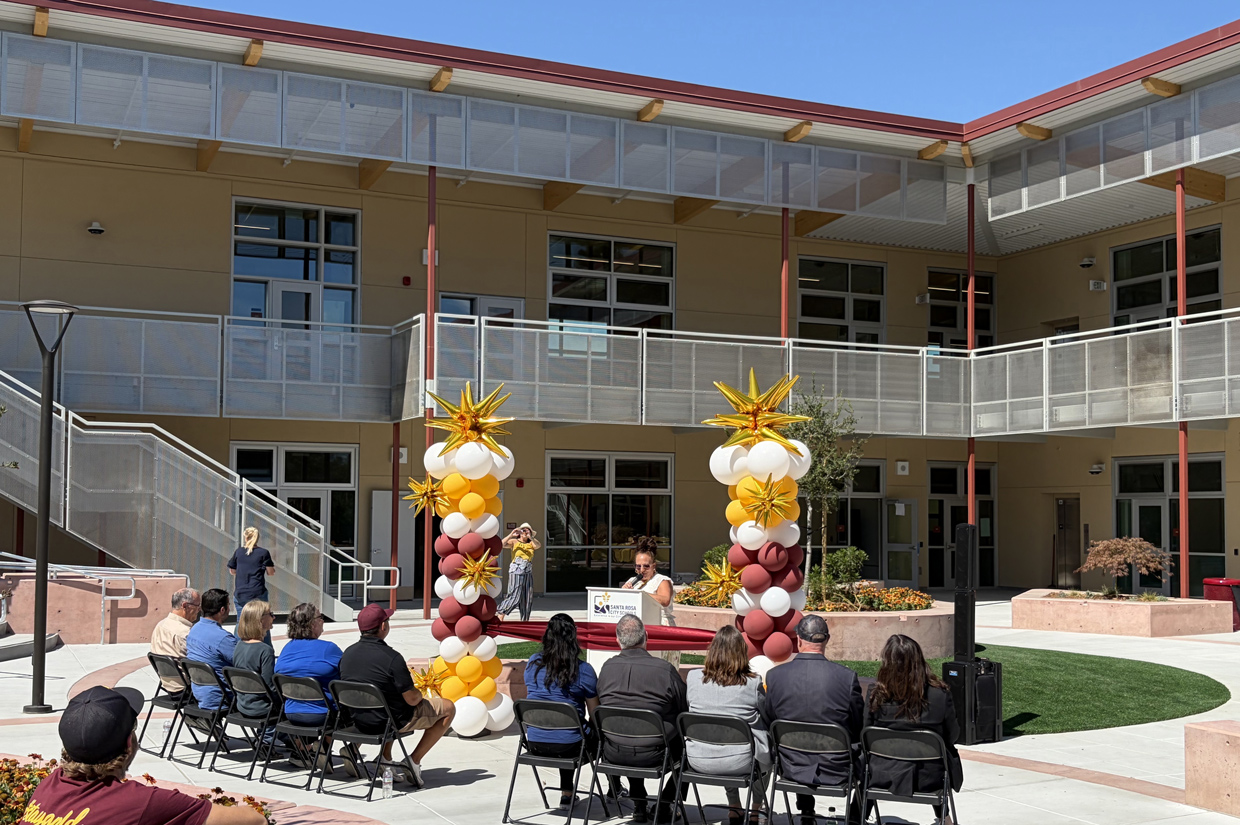 Piner HS Folia Classroom Ribbon Cutting event